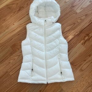 Charter Club White Puffer Vest With Removable Hood Size S